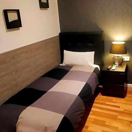 Single Rooms Madrid Buitenkant foto