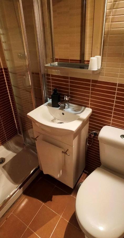 Single Rooms Madrid Buitenkant foto